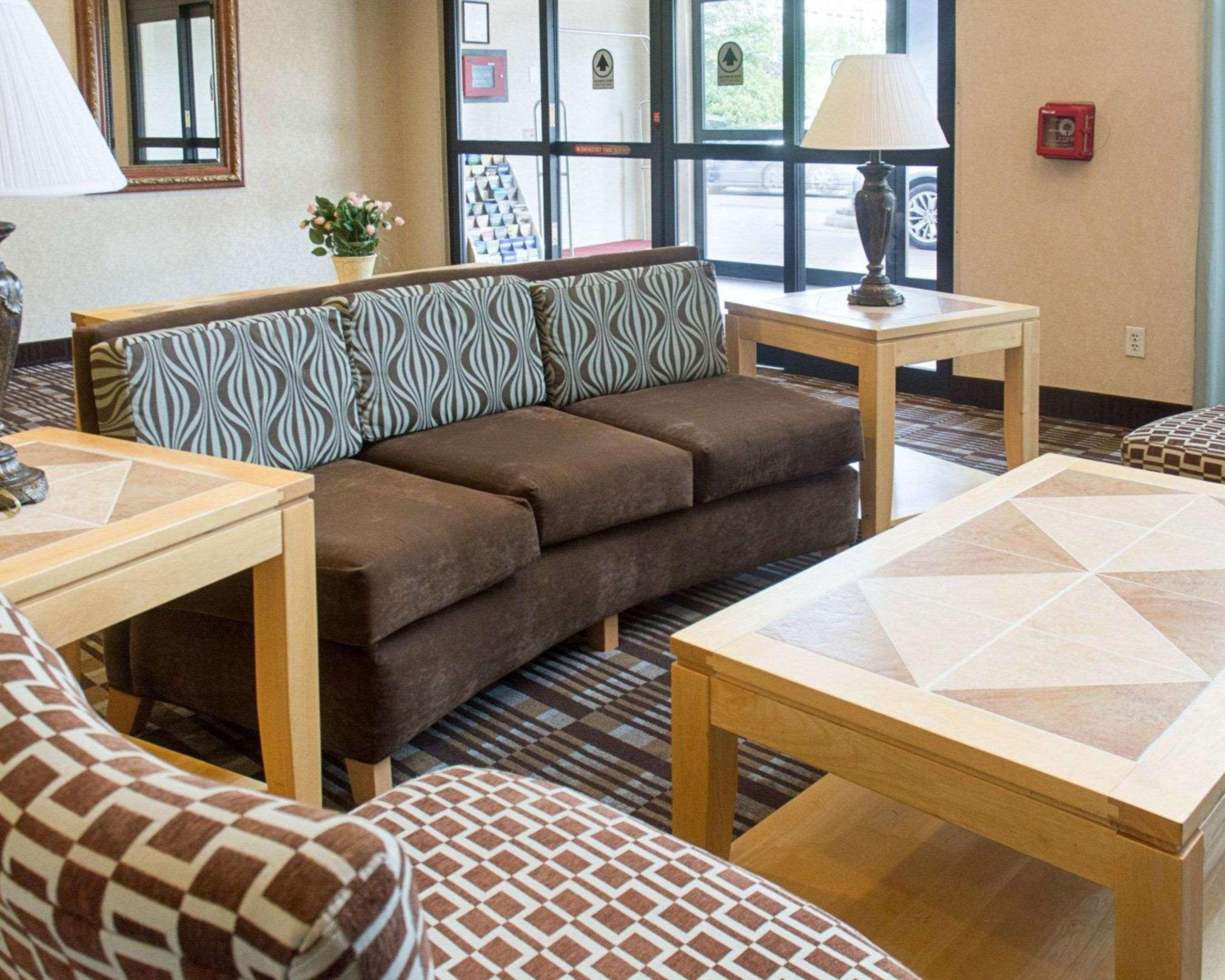 Quality Inn & Suites Quantico Стаффорд Экстерьер фото