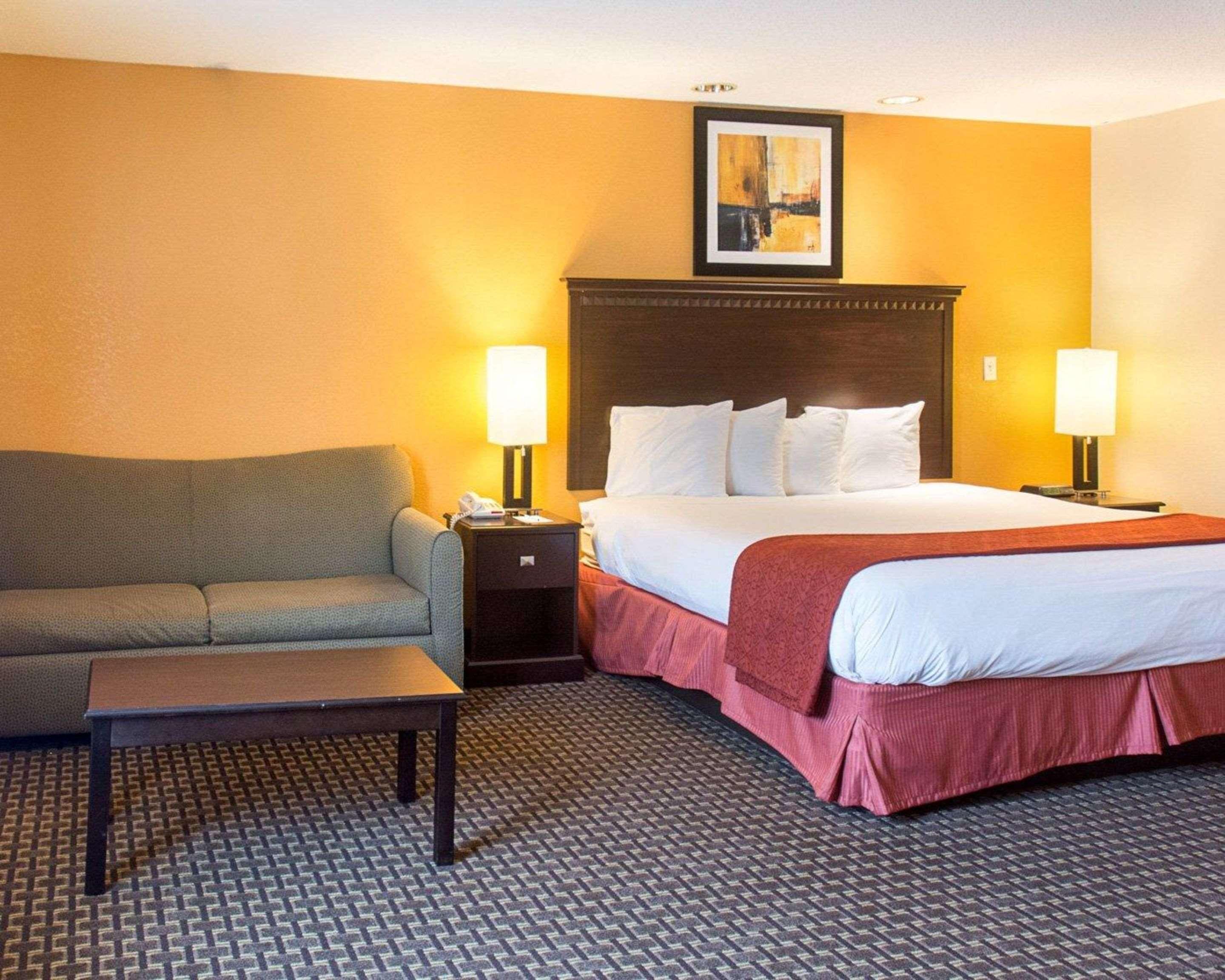 Quality Inn & Suites Quantico Стаффорд Экстерьер фото