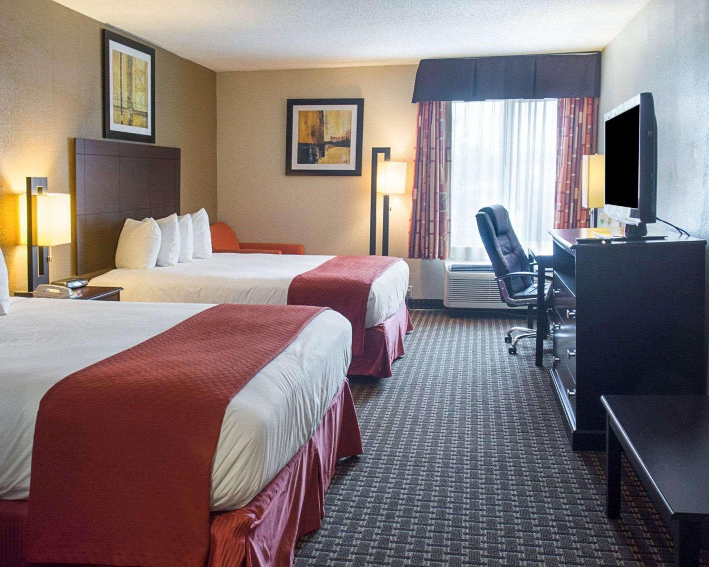Quality Inn & Suites Quantico Стаффорд Экстерьер фото