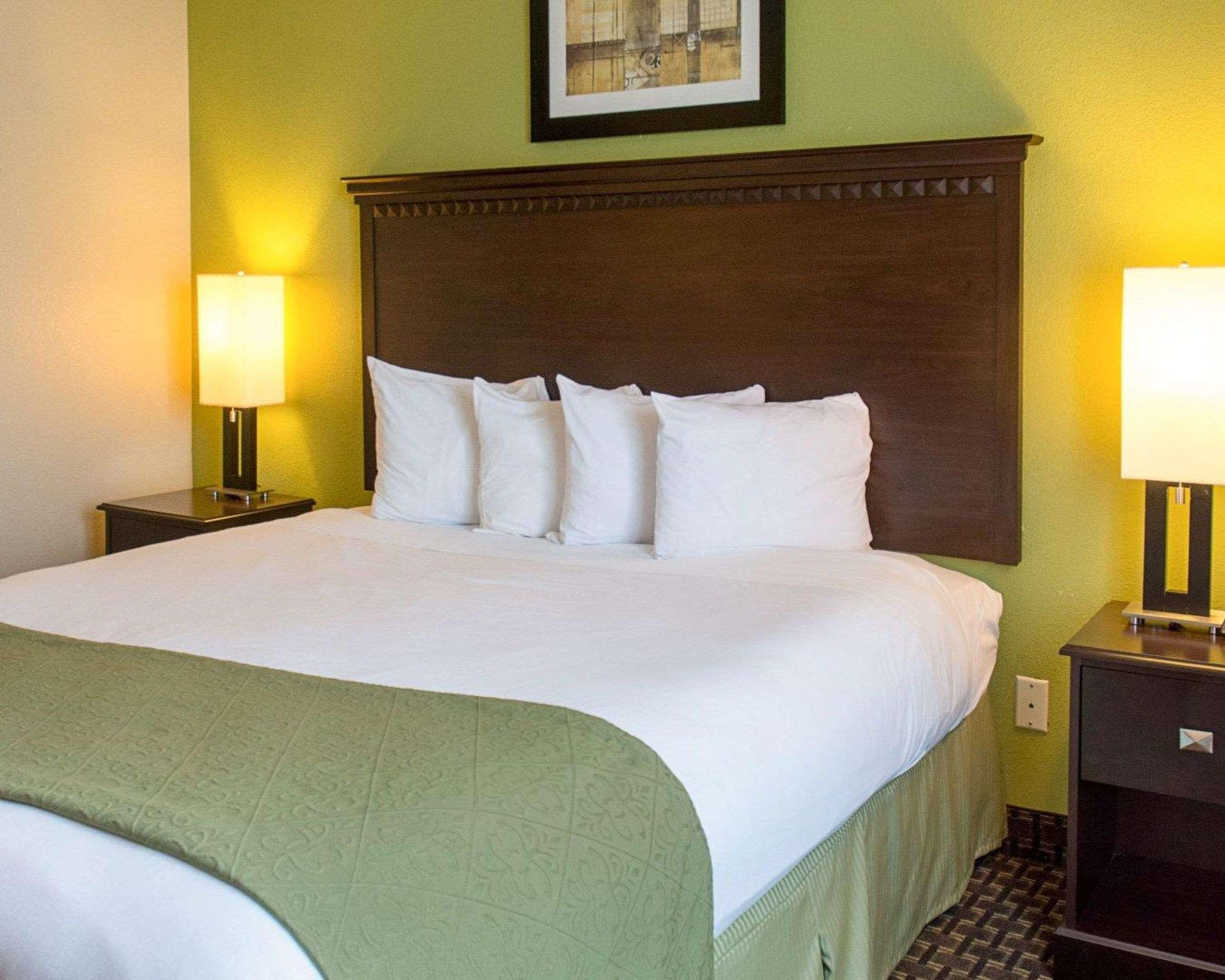 Quality Inn & Suites Quantico Стаффорд Экстерьер фото