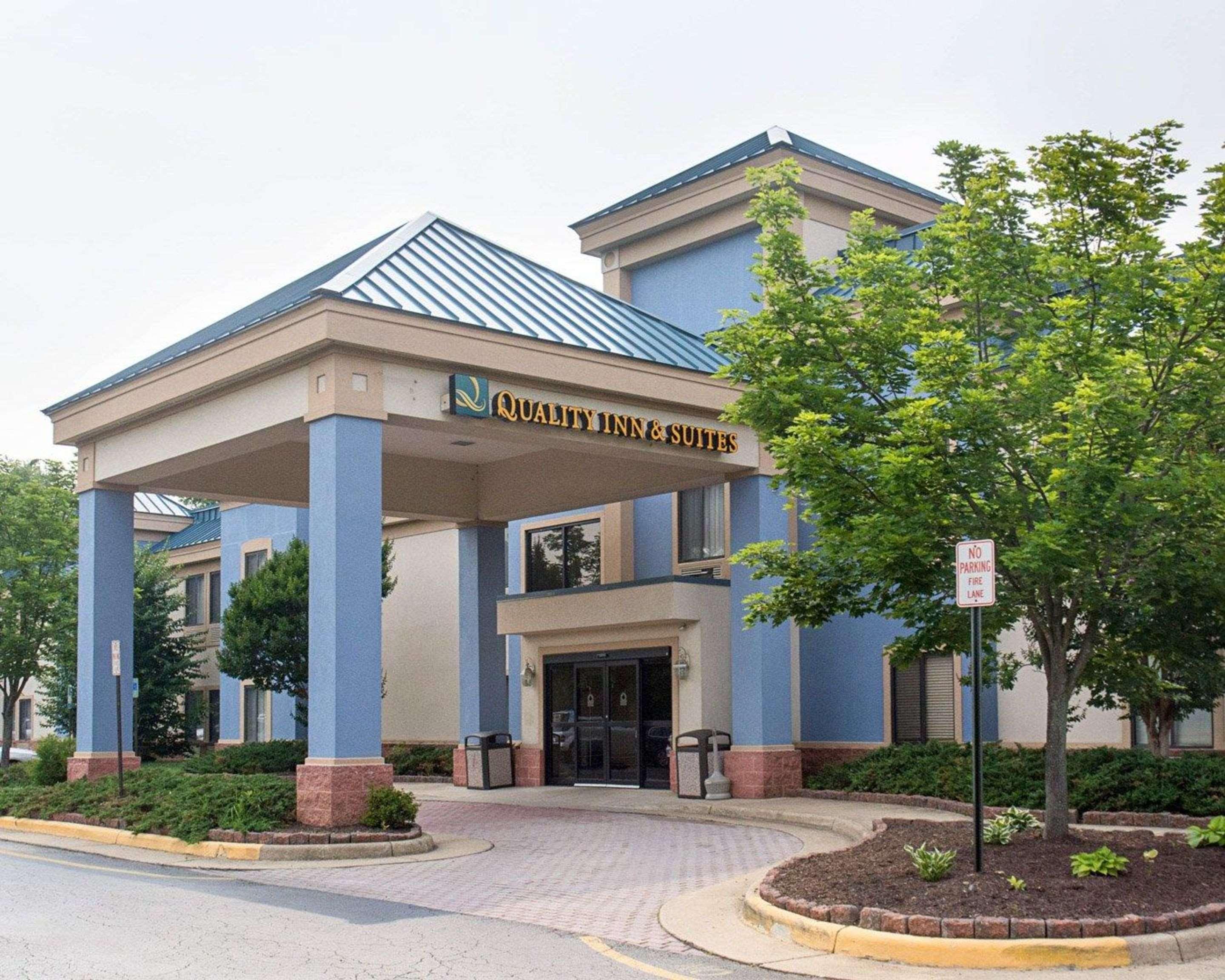 Quality Inn & Suites Quantico Стаффорд Экстерьер фото