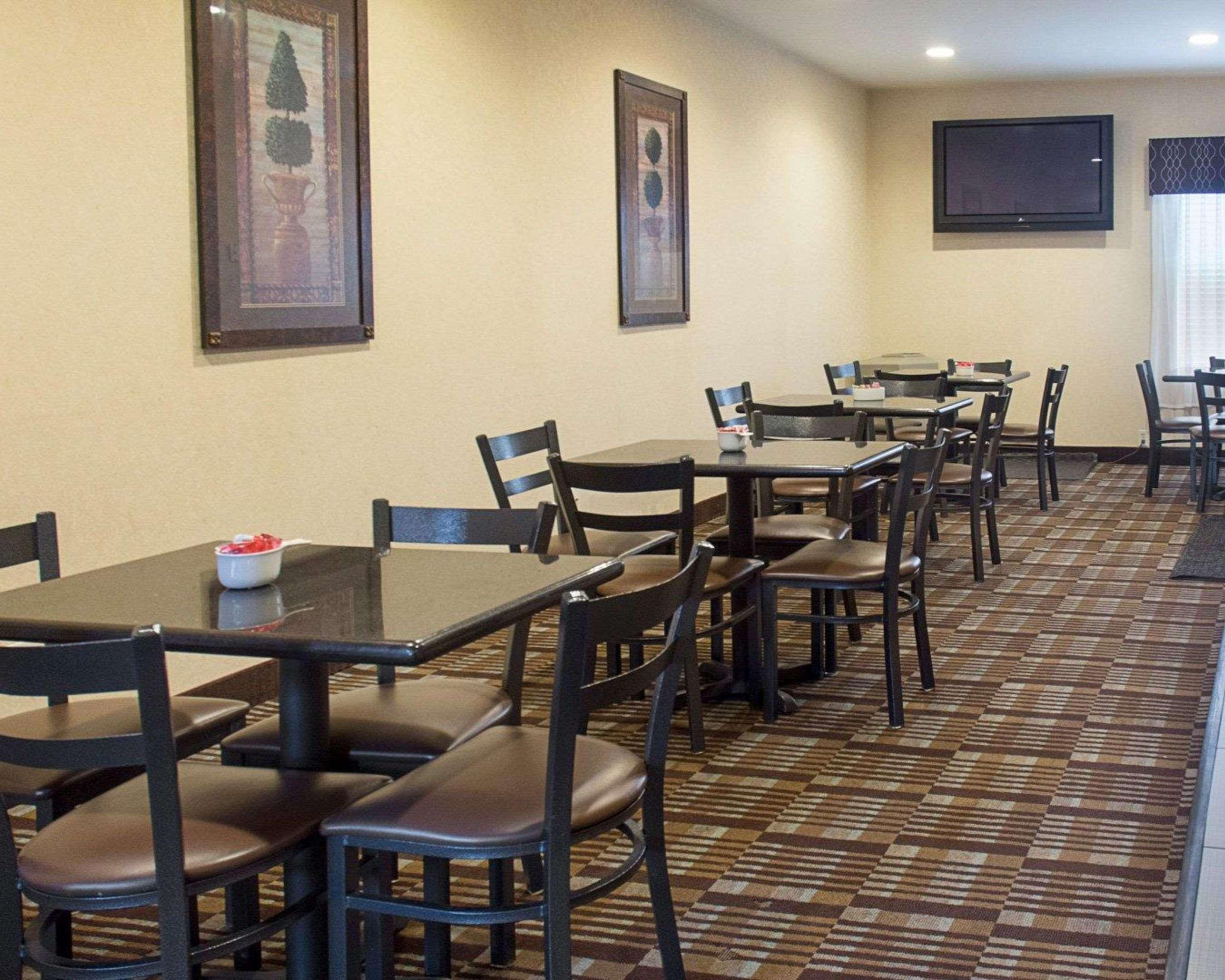 Quality Inn & Suites Quantico Стаффорд Экстерьер фото