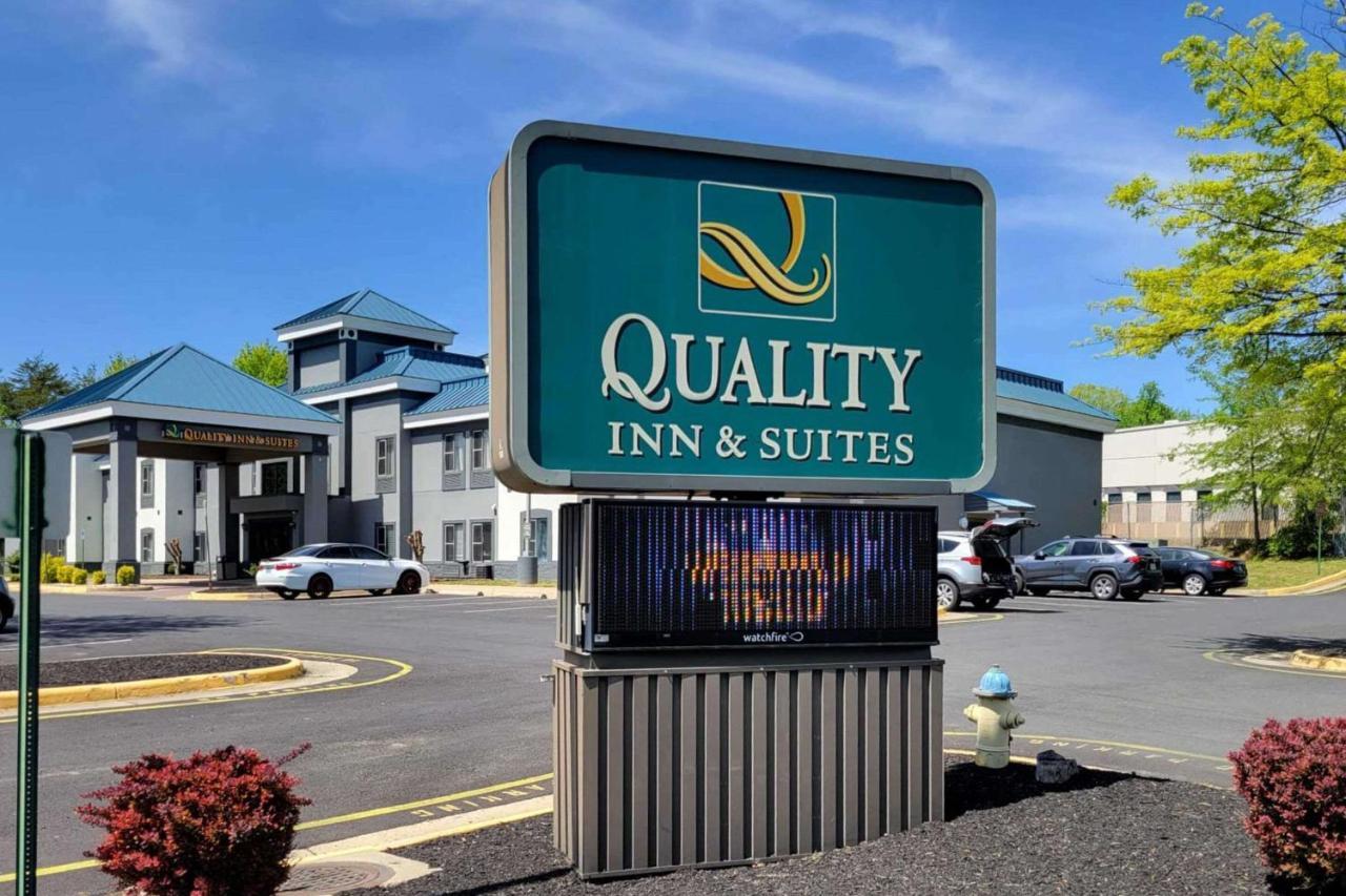 Quality Inn & Suites Quantico Стаффорд Экстерьер фото