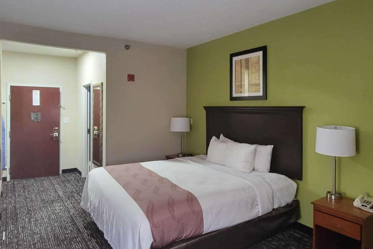 Quality Inn & Suites Quantico Стаффорд Экстерьер фото