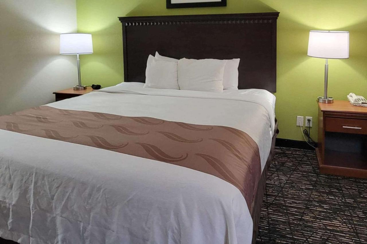 Quality Inn & Suites Quantico Стаффорд Экстерьер фото